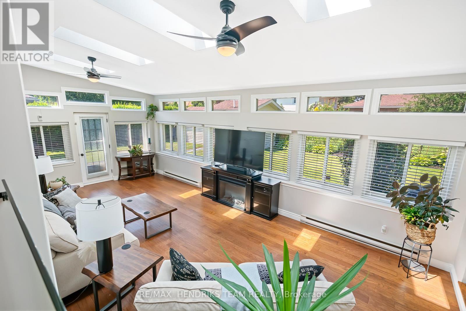 Photo 13 of 7 Kamla Drive, St Catharines ON
