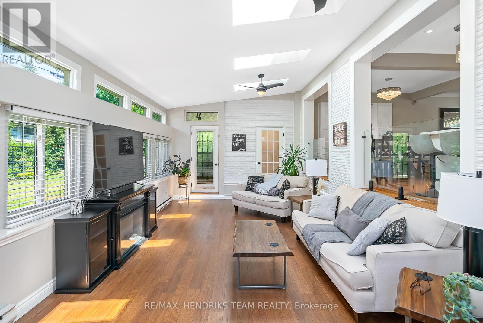 Photo 14 of 7 Kamla Drive, St Catharines ON