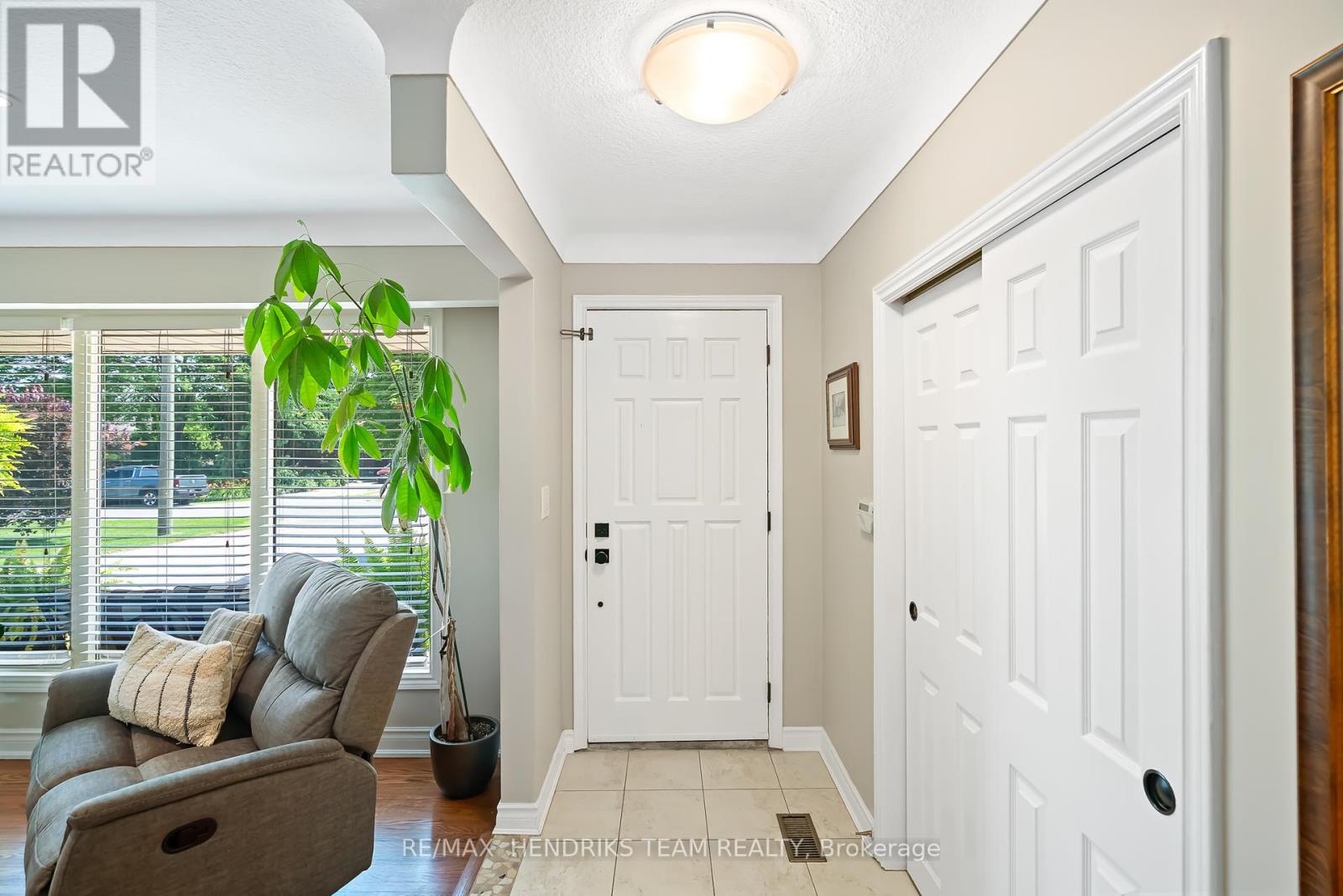 Photo 4 of 7 Kamla Drive, St Catharines ON