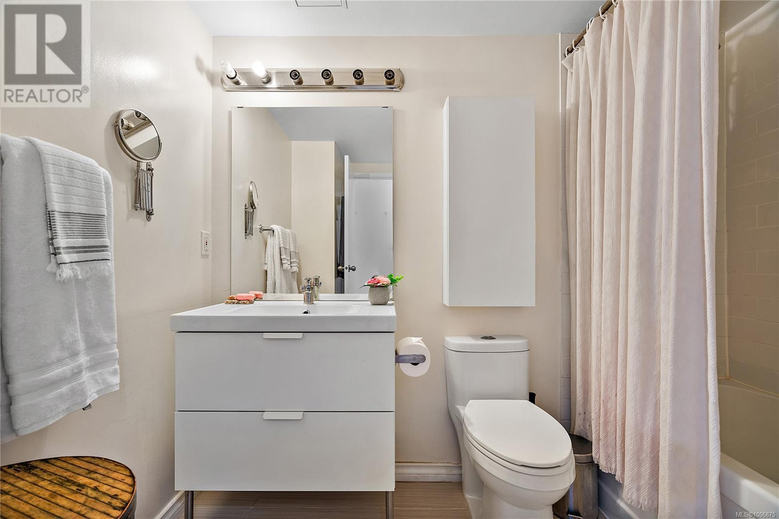 Photo 11 of 609 835 View St, Victoria BC