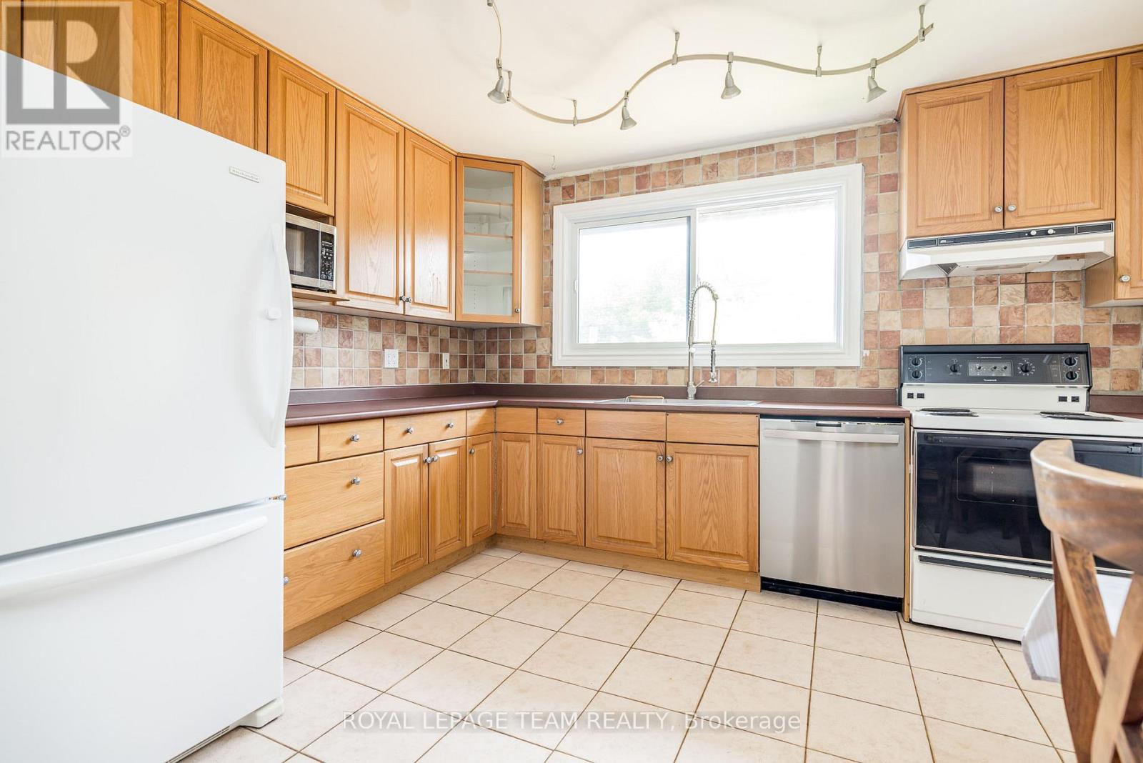 Photo 37 of 2740 Moncton Road, Ottawa ON