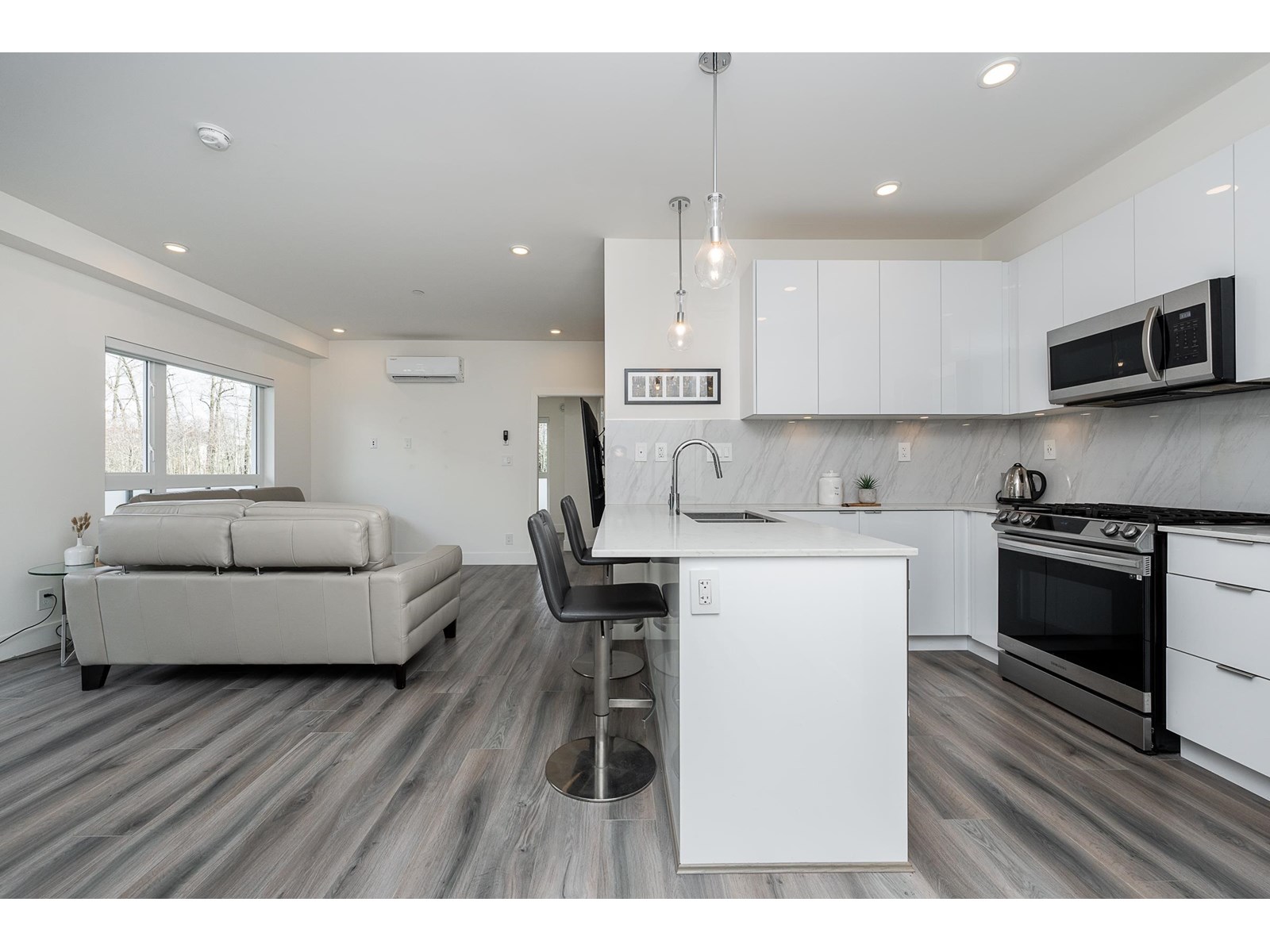 Photo 2 of A 303 8447 202 Street, Langley BC