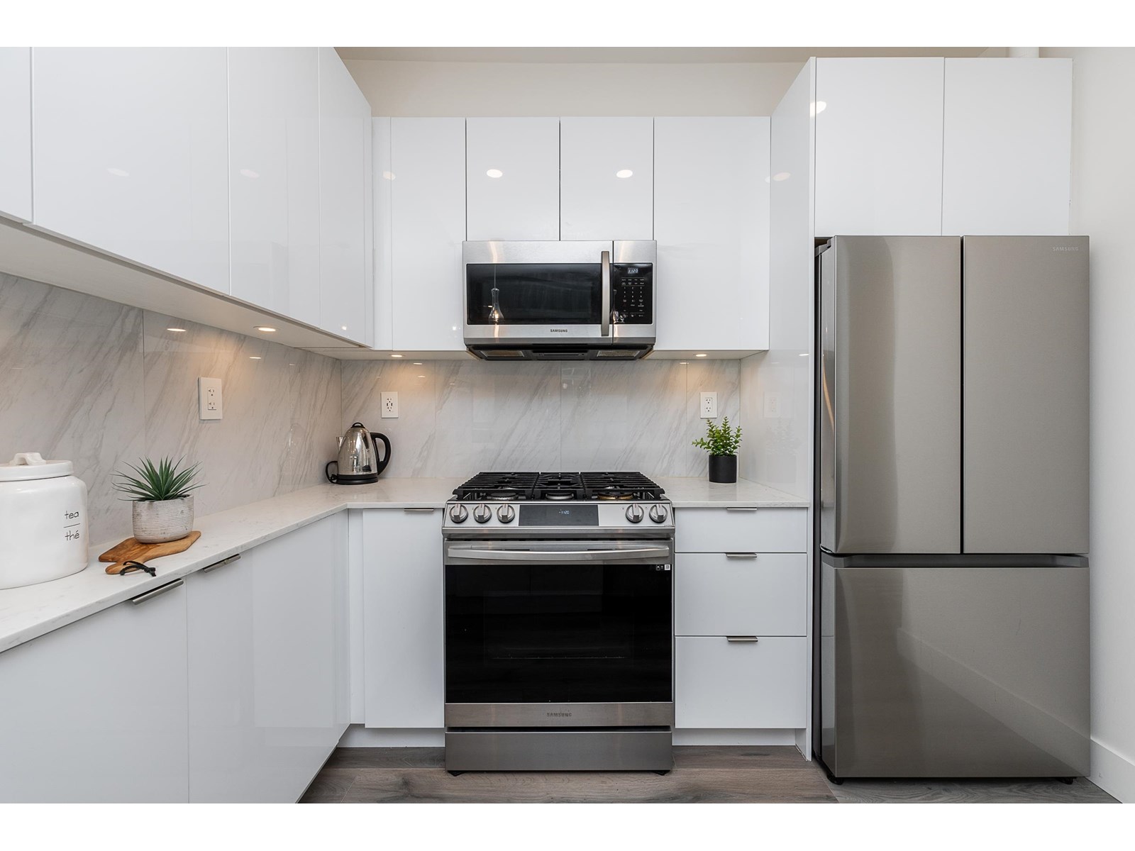 Photo 6 of A 303 8447 202 Street, Langley BC