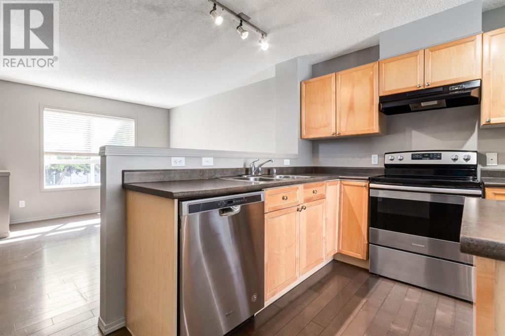 Single Family House for Sale in  Tuscany Court NW Tuscany Calgary 