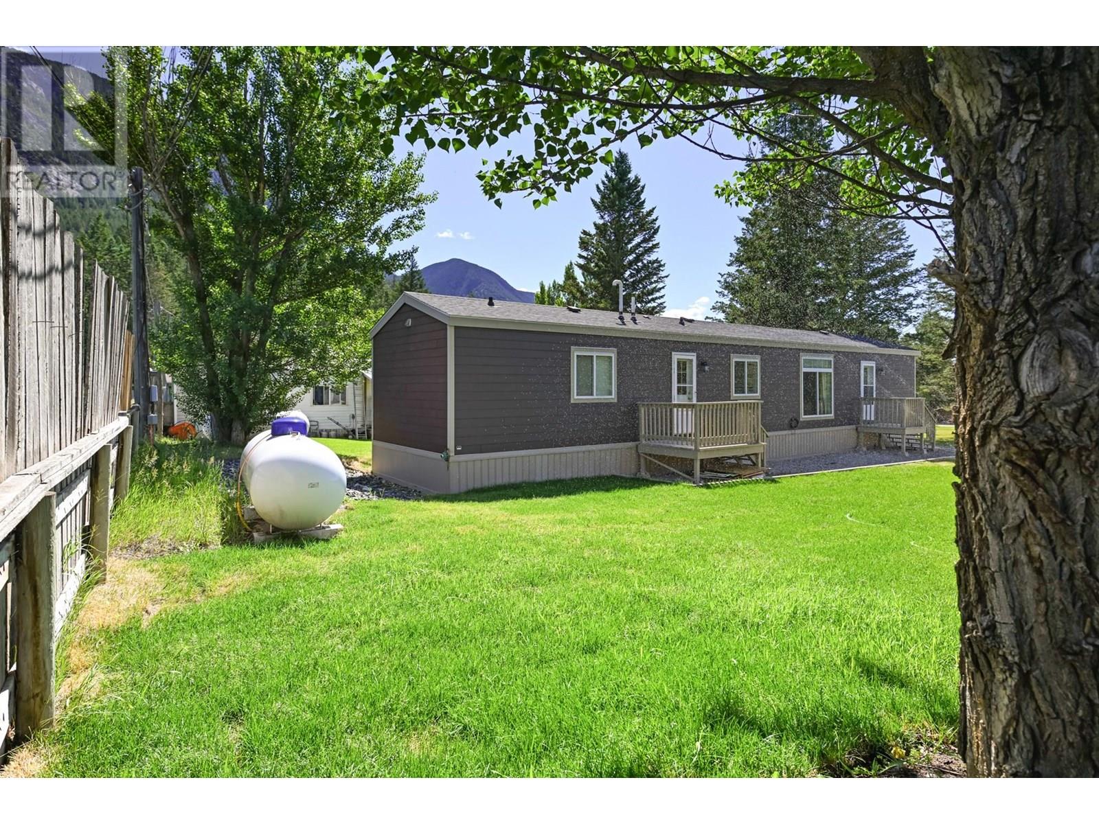 Photo 11 of 8614 Hwy 93 95 Highway Unit 6, Dry Gulch BC