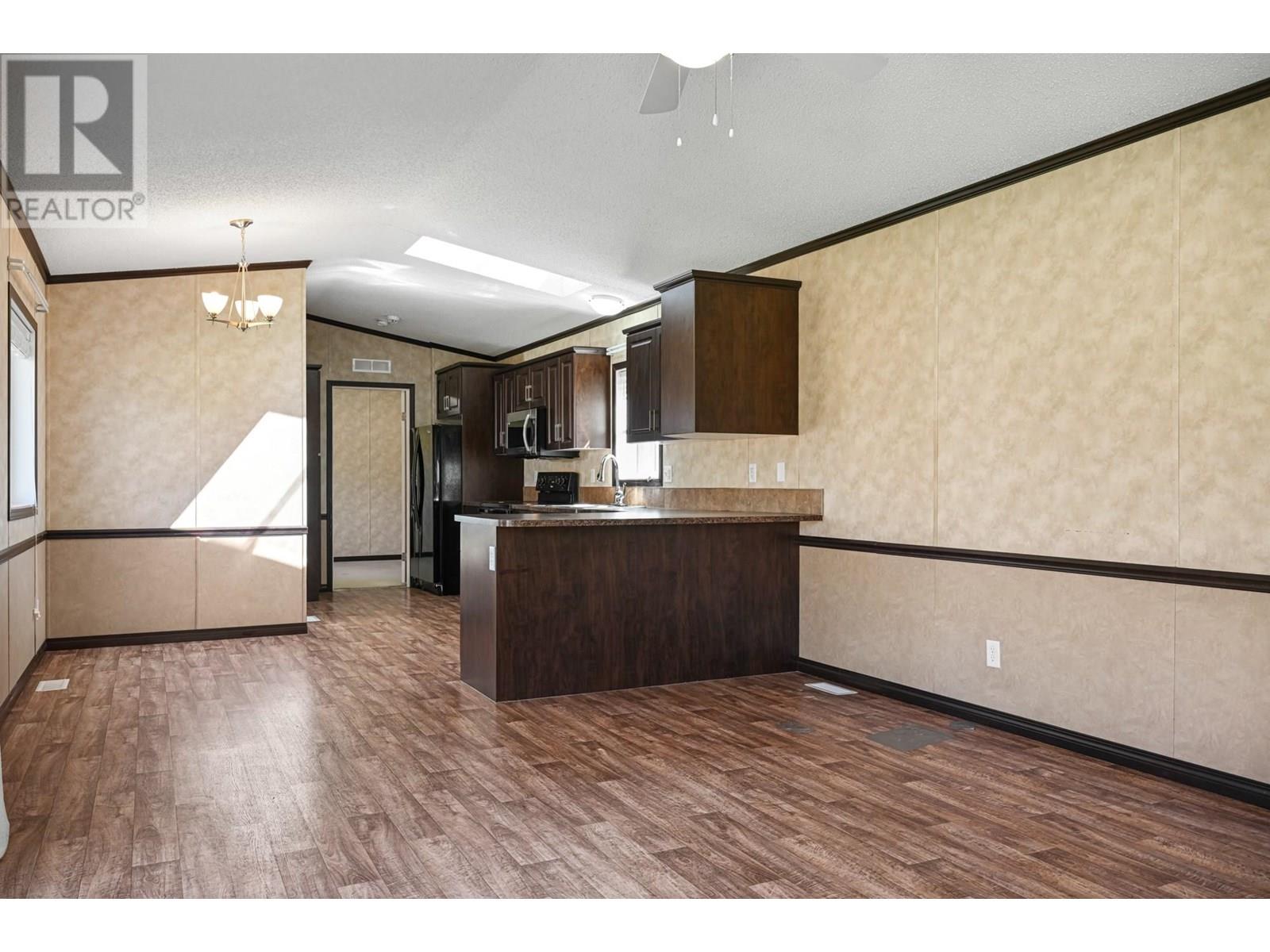 Photo 3 of 8614 Hwy 93 95 Highway Unit 6, Dry Gulch BC