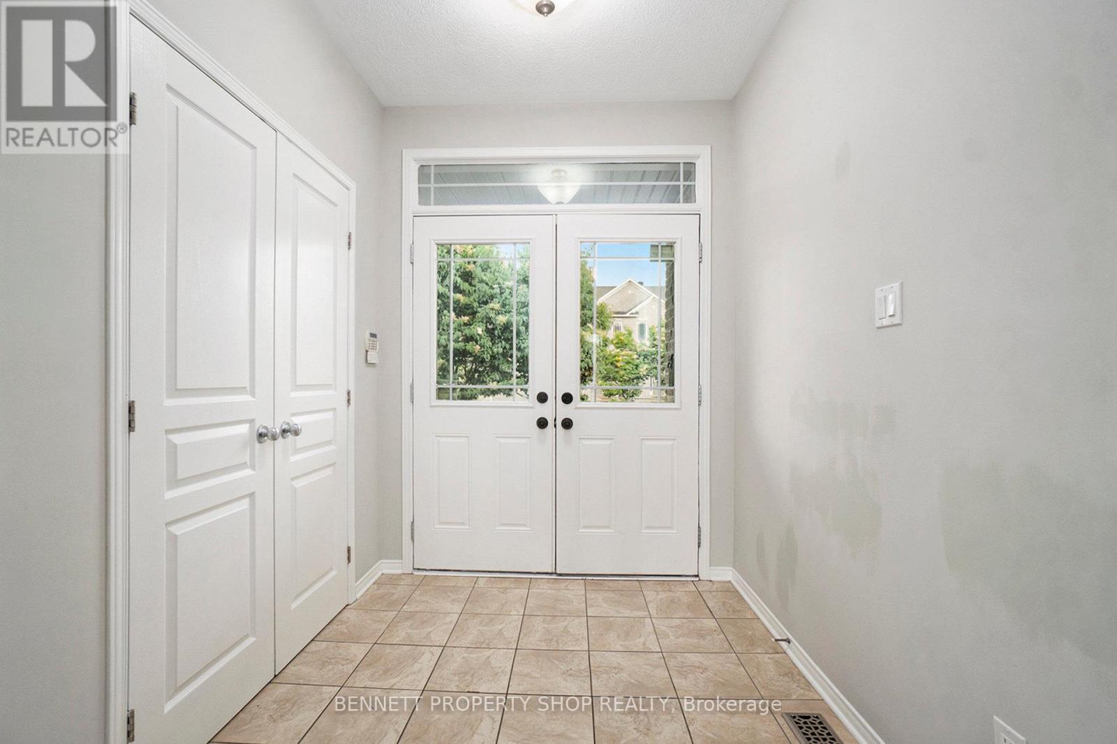 Photo 2 of 526 Pepperville Crescent N, Ottawa ON