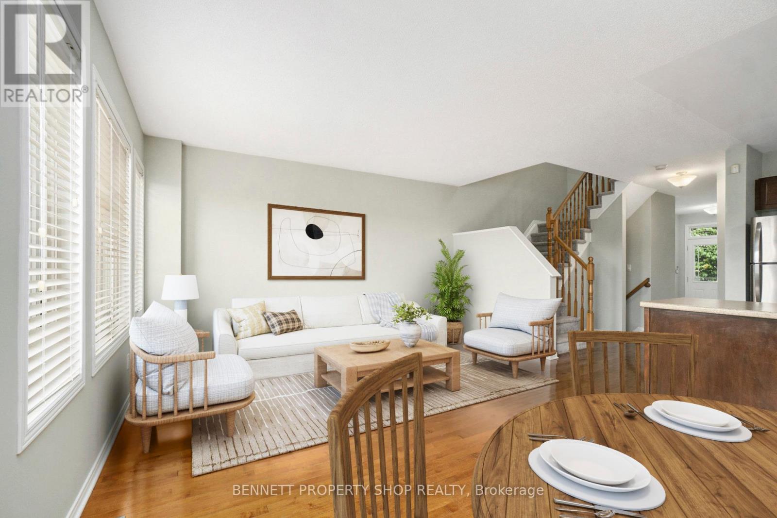 Photo 4 of 526 Pepperville Crescent N, Ottawa ON