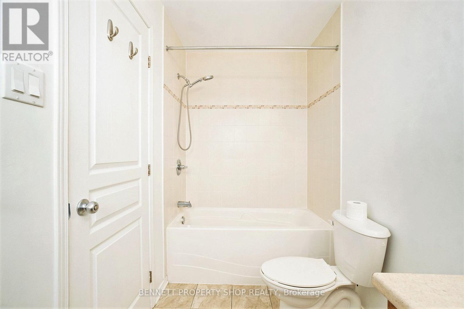 Photo 9 of 526 Pepperville Crescent N, Ottawa ON