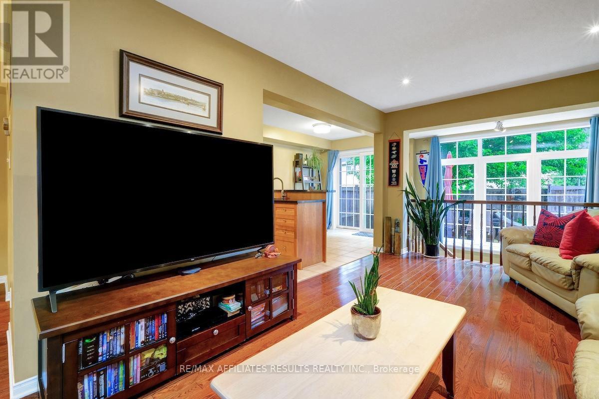 Photo 10 of 310 Silbrass Private, Ottawa ON