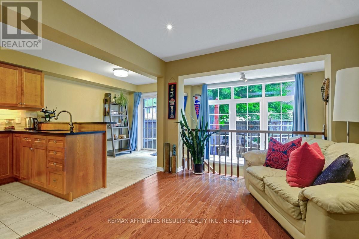 Photo 11 of 310 Silbrass Private, Ottawa ON