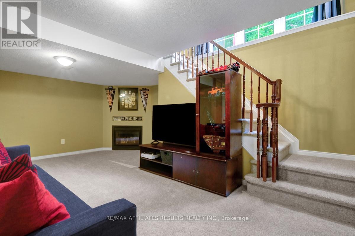 Photo 38 of 310 Silbrass Private, Ottawa ON