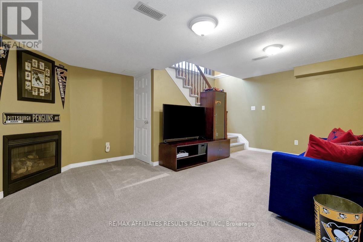 Photo 39 of 310 Silbrass Private, Ottawa ON