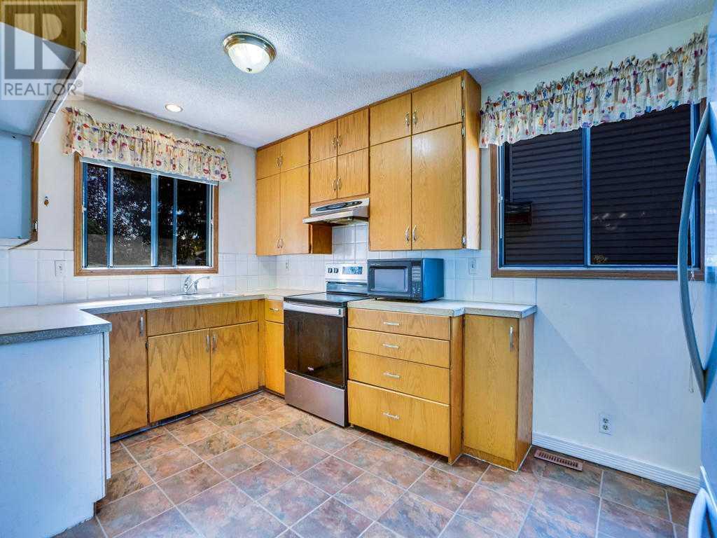 Single Family House Bungalow for Sale in   Avenue NE Abbeydale Calgary 