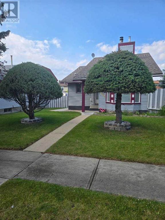 Single Family House Bungalow for Sale in   Avenue NE Abbeydale Calgary 