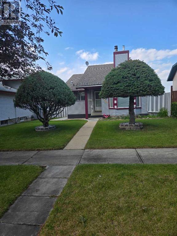 Single Family House Bungalow for Sale in   Avenue NE Abbeydale Calgary 