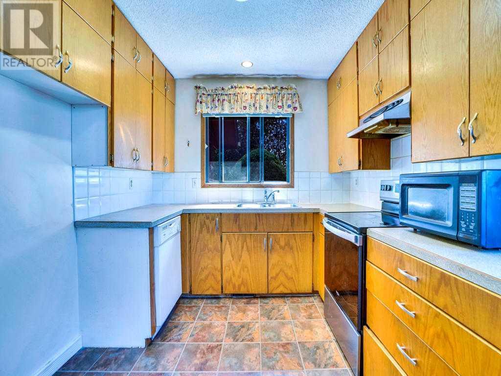 Single Family House Bungalow for Sale in   Avenue NE Abbeydale Calgary 