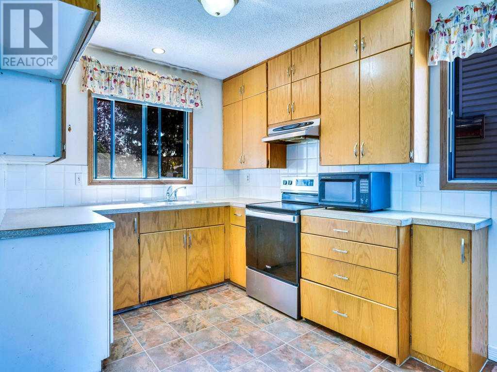 Single Family House Bungalow for Sale in   Avenue NE Abbeydale Calgary 
