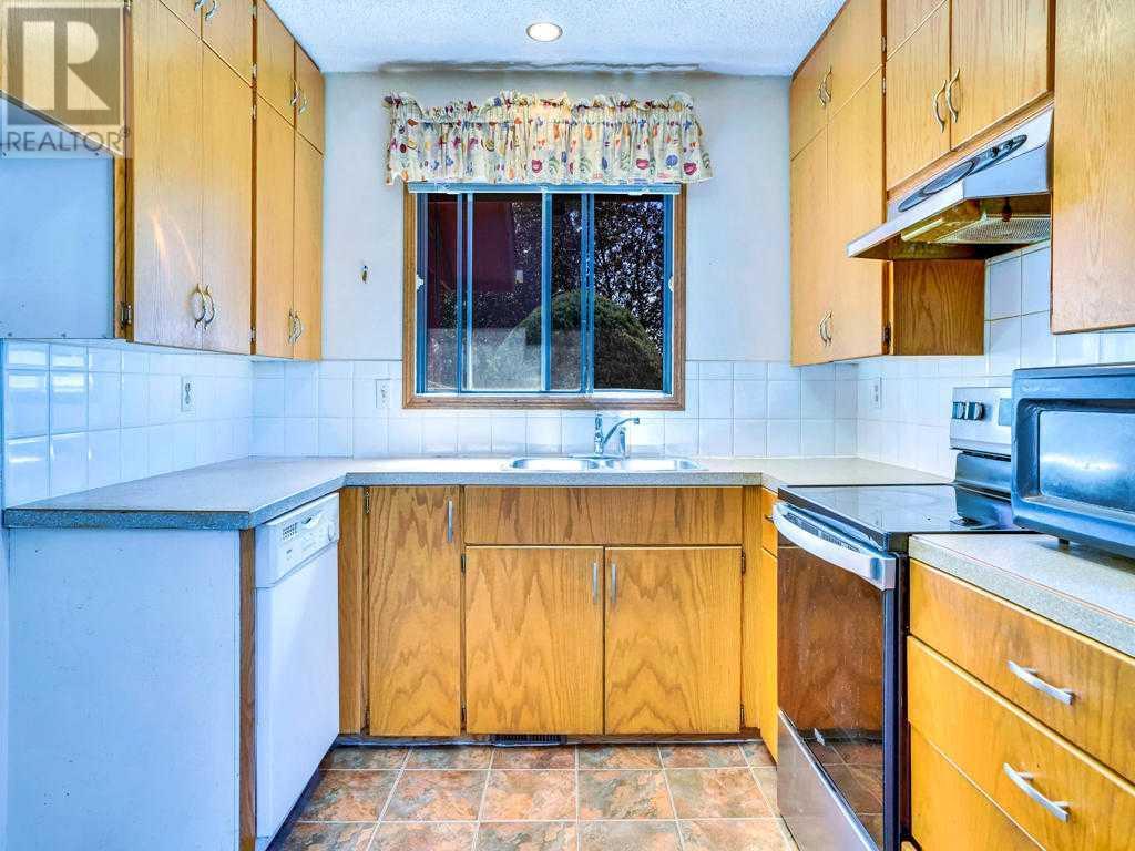 Single Family House Bungalow for Sale in   Avenue NE Abbeydale Calgary 