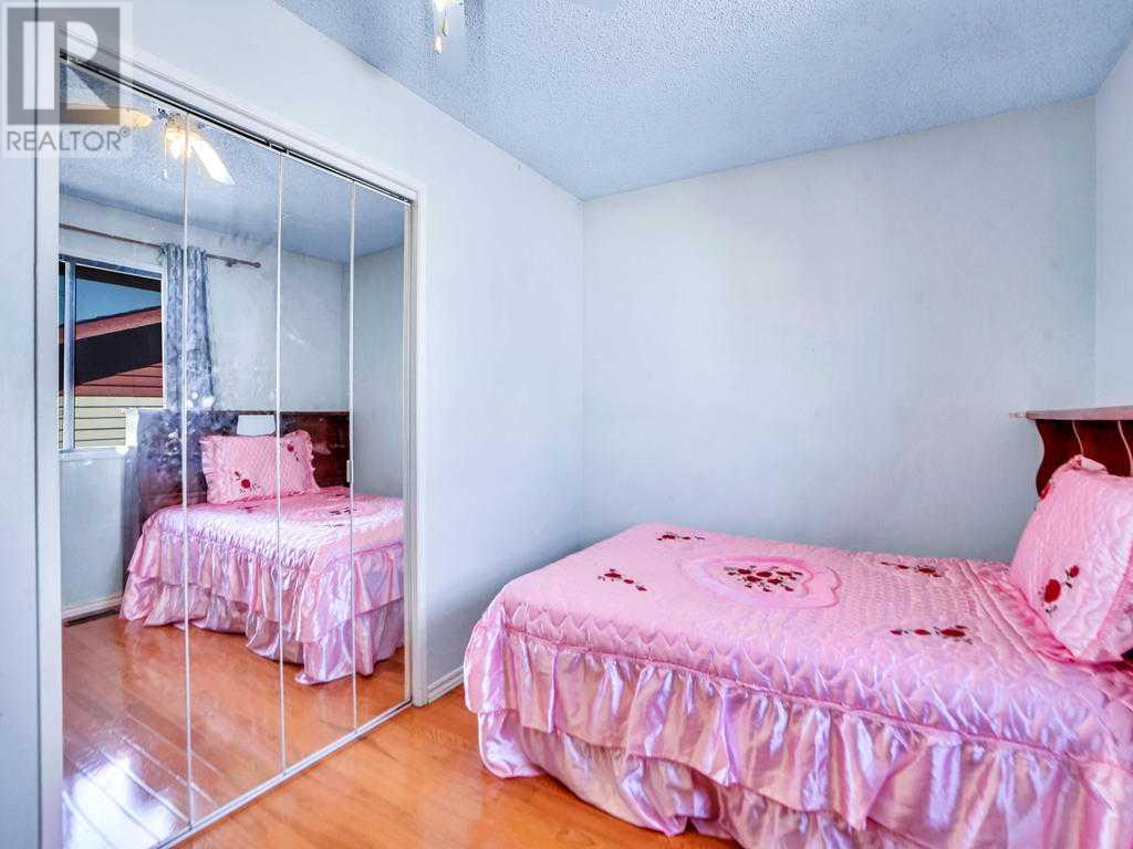 Single Family House Bungalow for Sale in   Avenue NE Abbeydale Calgary 