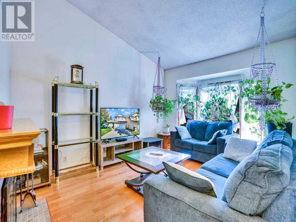 Single Family House Bungalow for Sale in   Avenue NE Abbeydale Calgary 