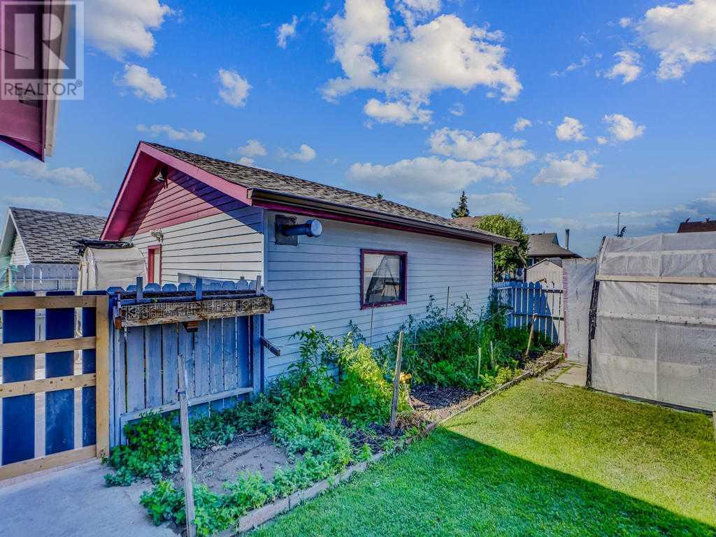 Single Family House Bungalow for Sale in   Avenue NE Abbeydale Calgary 
