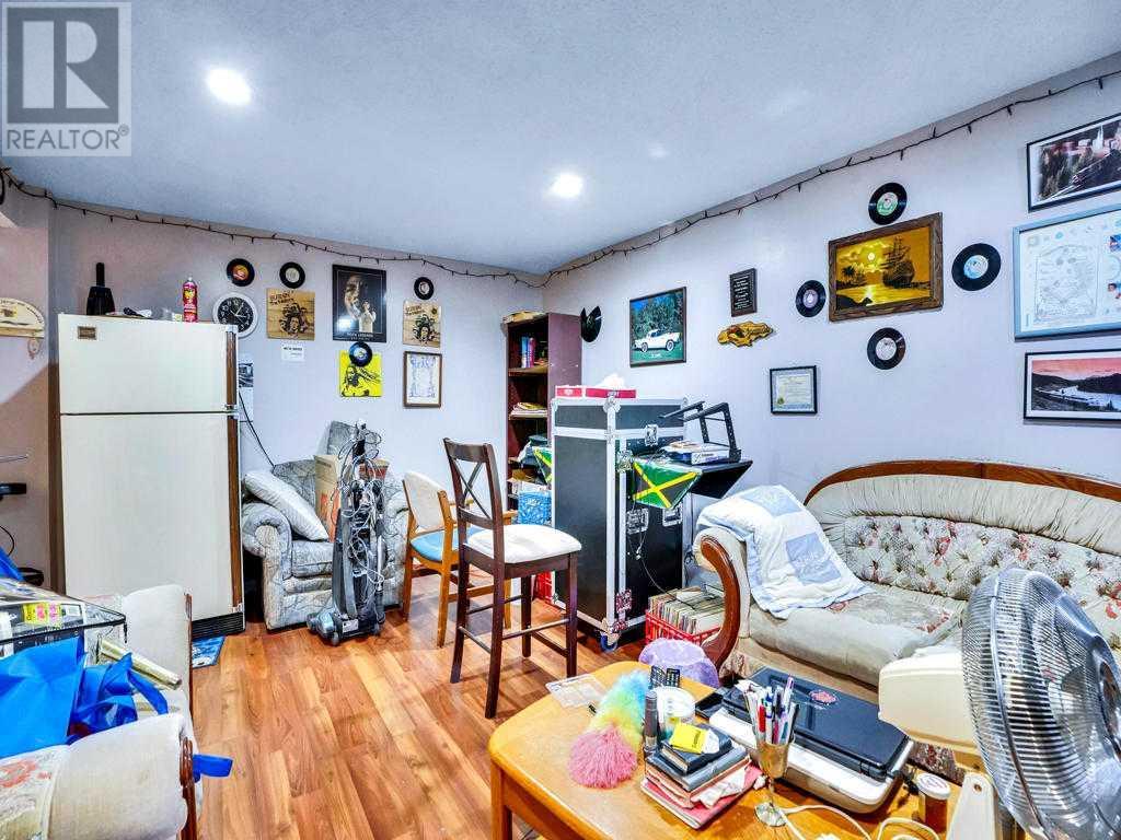 Single Family House Bungalow for Sale in   Avenue NE Abbeydale Calgary 
