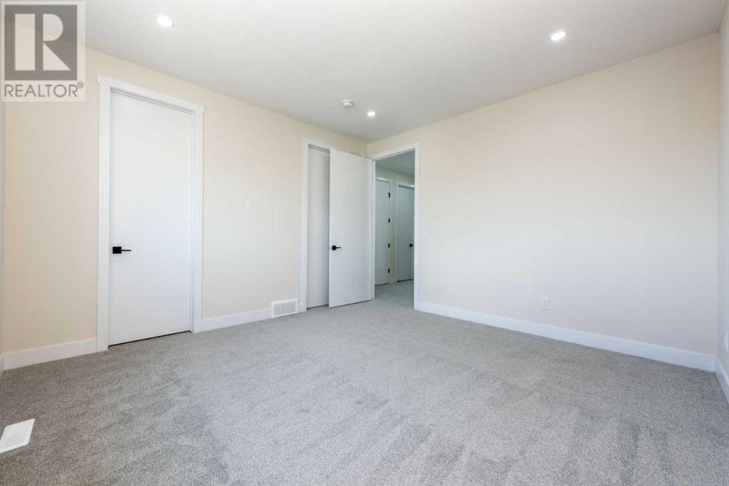Single Family House for Sale in  Saddlelake Manor NE Saddle Ridge Calgary 