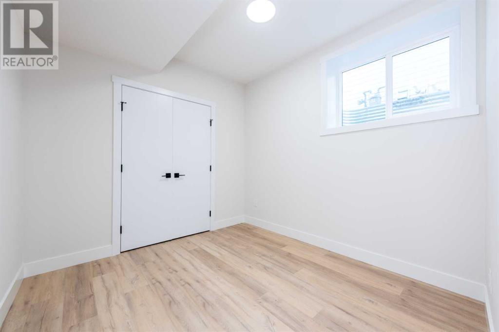 Single Family House for Sale in  Saddlelake Manor NE Saddle Ridge Calgary 