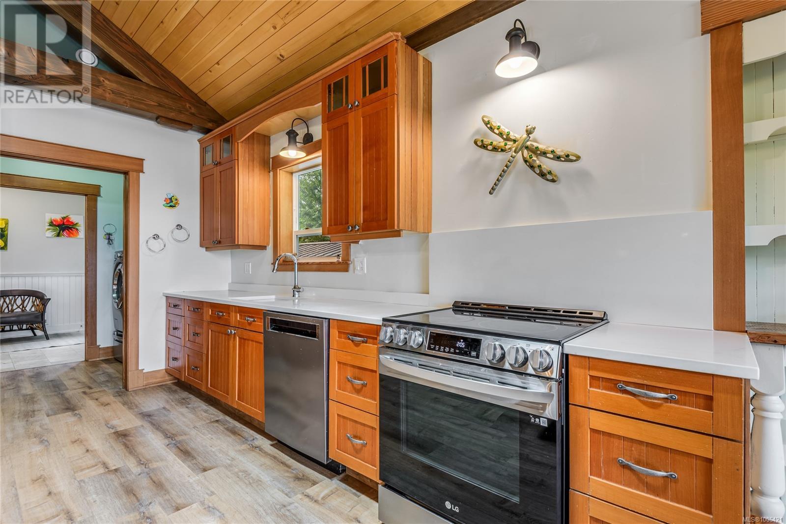Photo 9 of 8947 Clarkson Ave, Black Creek BC