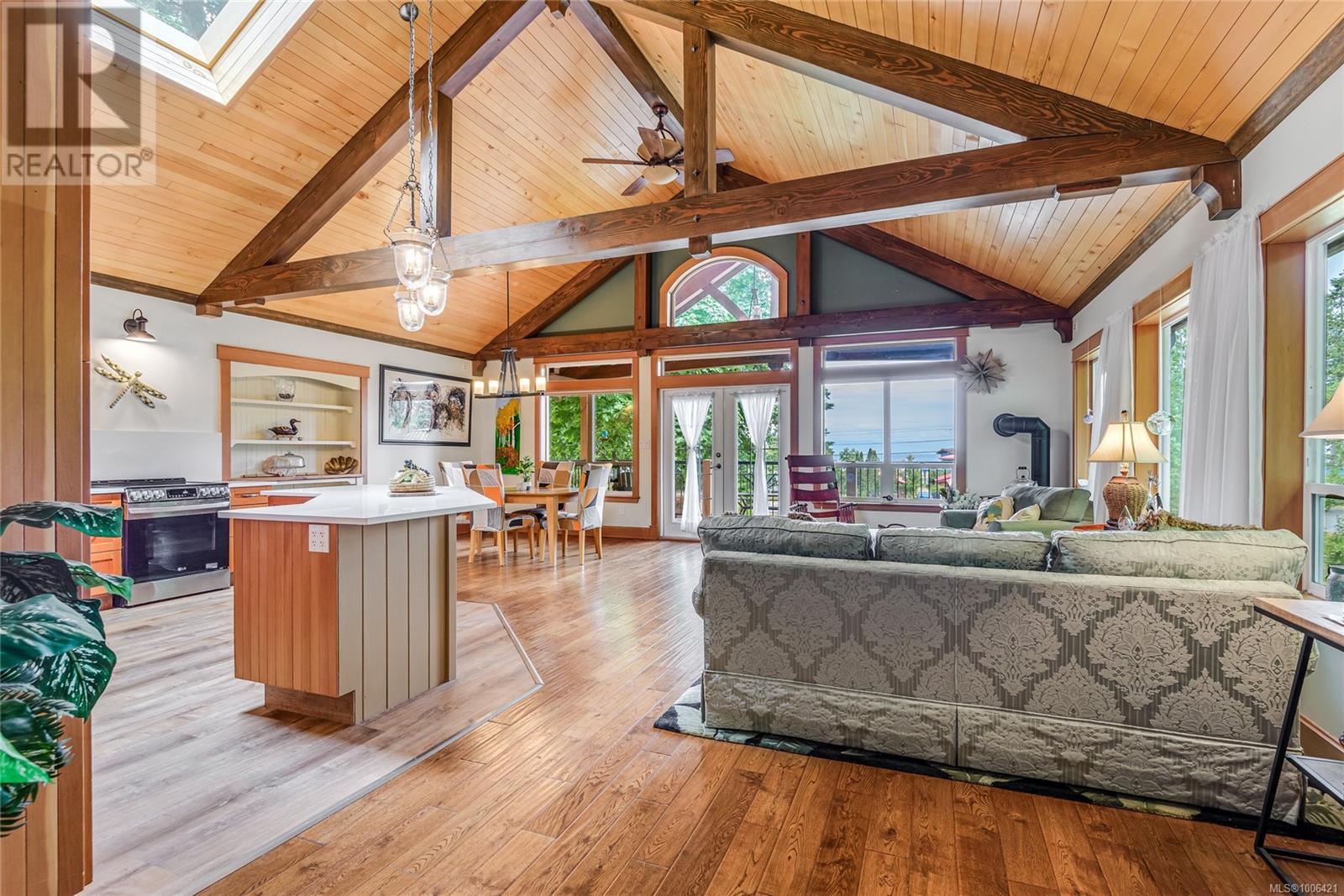 Photo 5 of 8947 Clarkson Ave, Black Creek BC