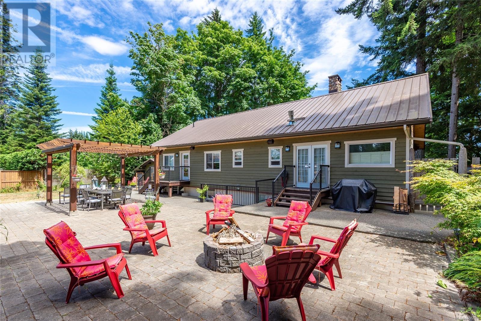 Photo 37 of 8947 Clarkson Ave, Black Creek BC