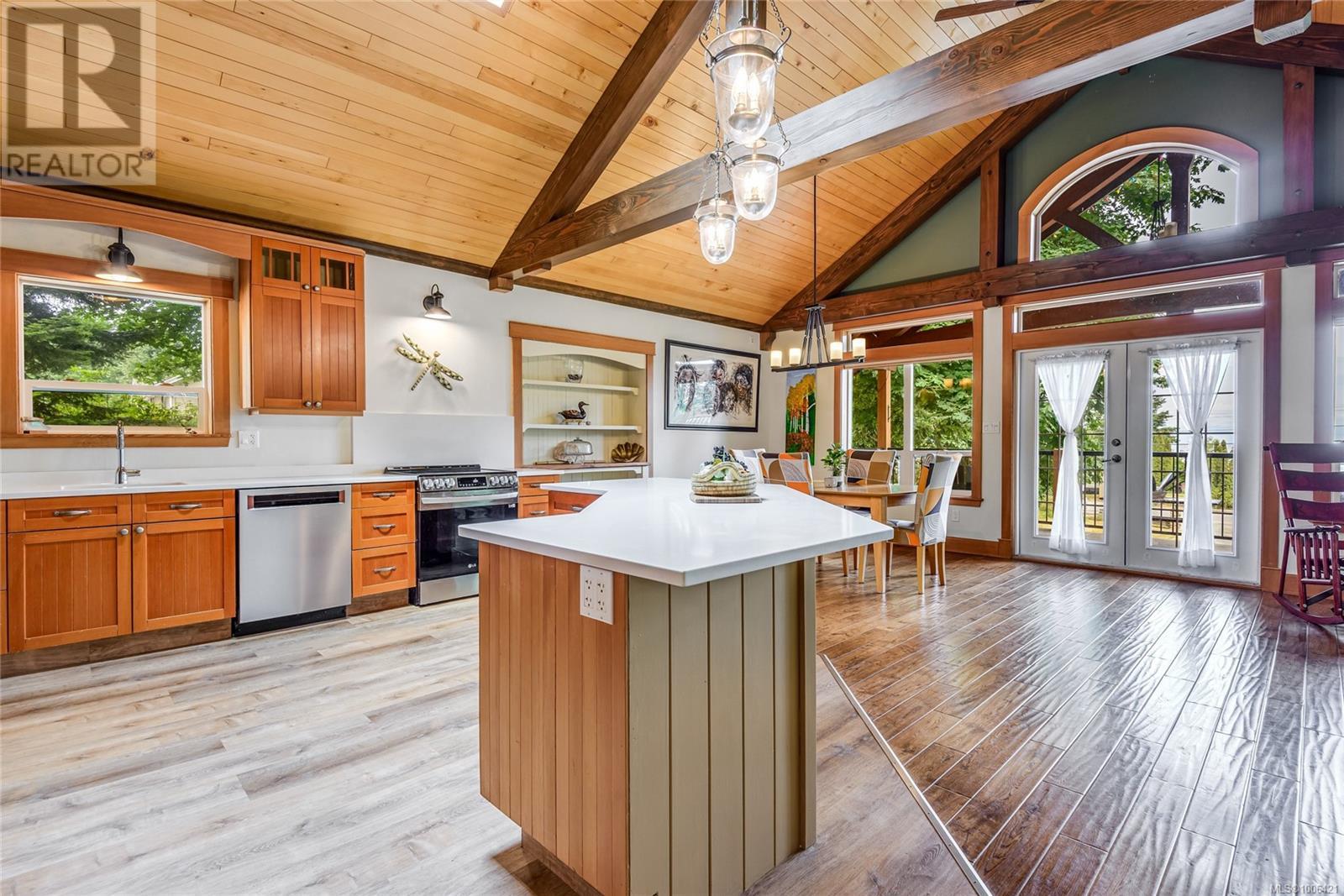 Photo 6 of 8947 Clarkson Ave, Black Creek BC