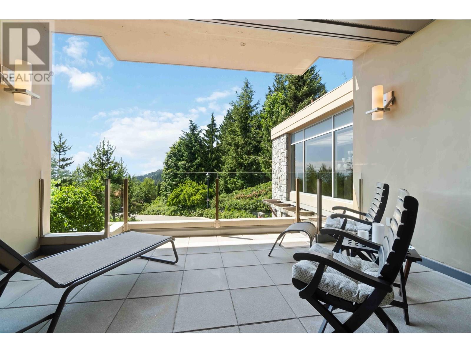 Photo 6 of 304 2535 Garden Court, West Vancouver BC