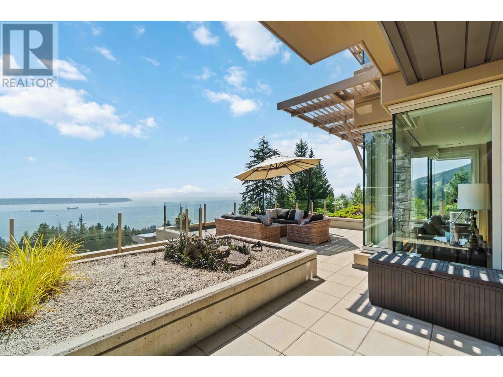 Photo 15 of 304 2535 Garden Court, West Vancouver BC