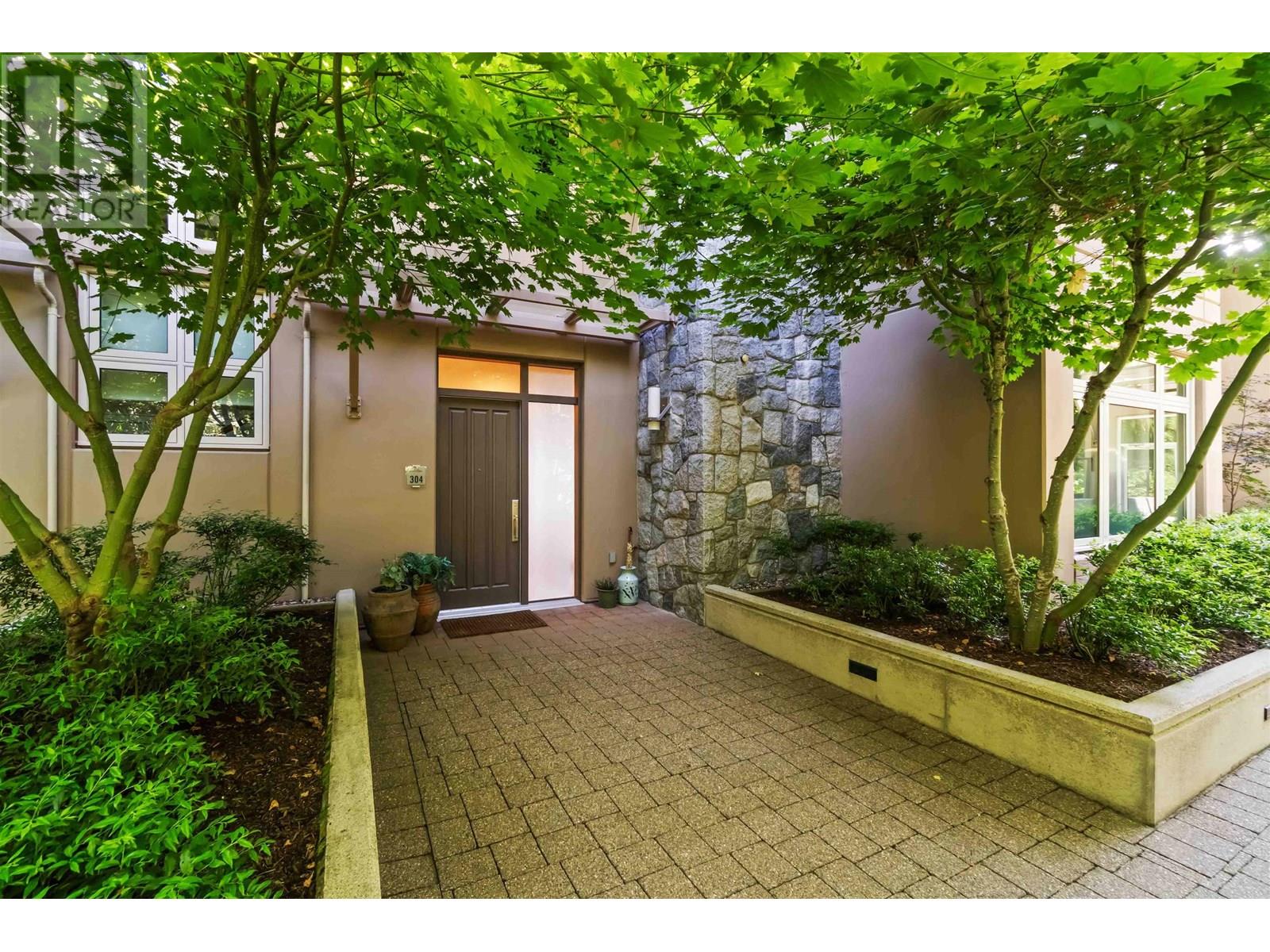 Photo 31 of 304 2535 Garden Court, West Vancouver BC