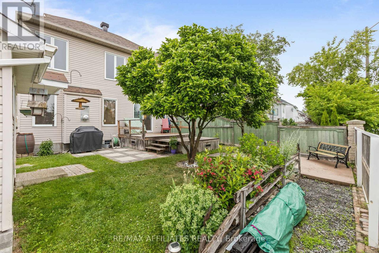 Photo 12 of 176 Windhurst Drive, Ottawa ON