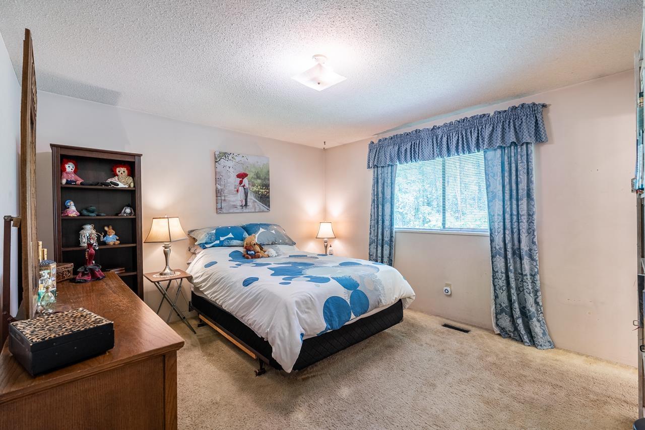 Photo 16 of 13575 Crestview Drive, Surrey BC