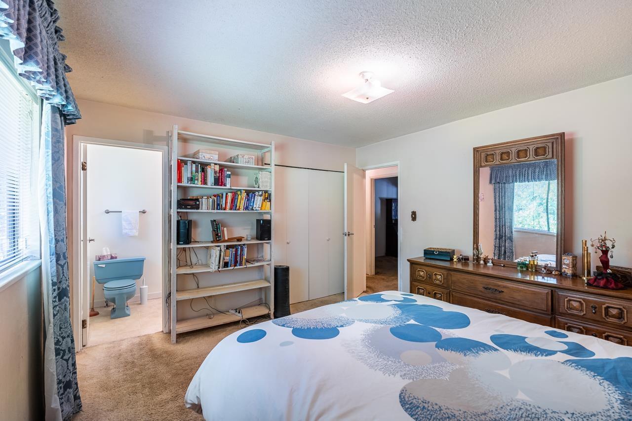 Photo 18 of 13575 Crestview Drive, Surrey BC