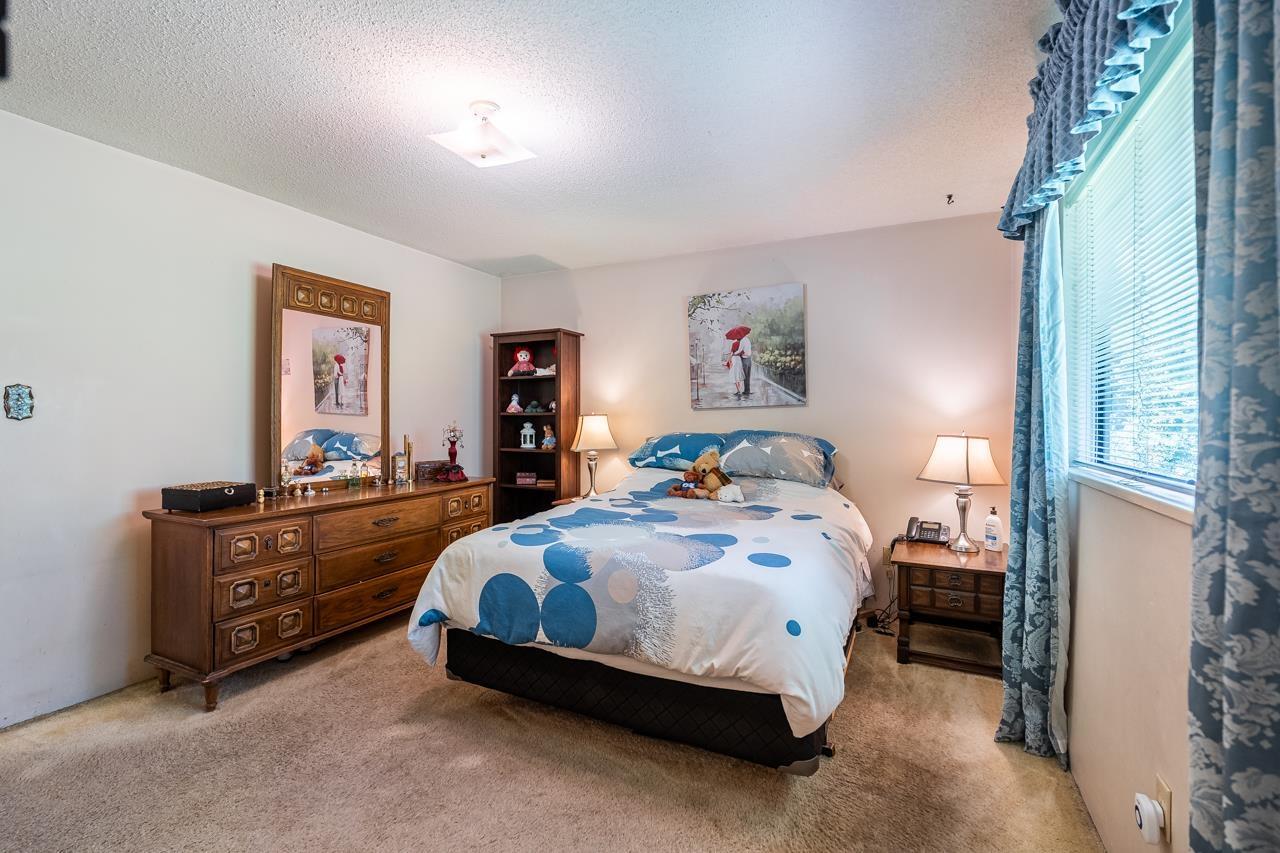 Photo 17 of 13575 Crestview Drive, Surrey BC