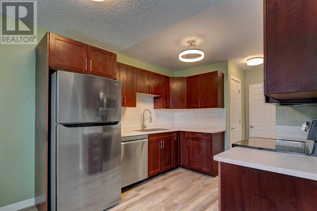 Single Family House for Sale in   Mcgonigal Drive NE Mayland Heights Calgary 
