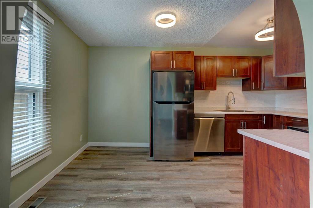 Single Family House for Sale in   Mcgonigal Drive NE Mayland Heights Calgary 