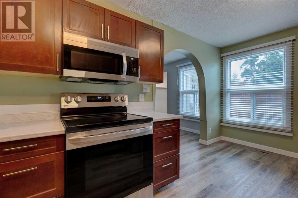 Single Family House for Sale in   Mcgonigal Drive NE Mayland Heights Calgary 