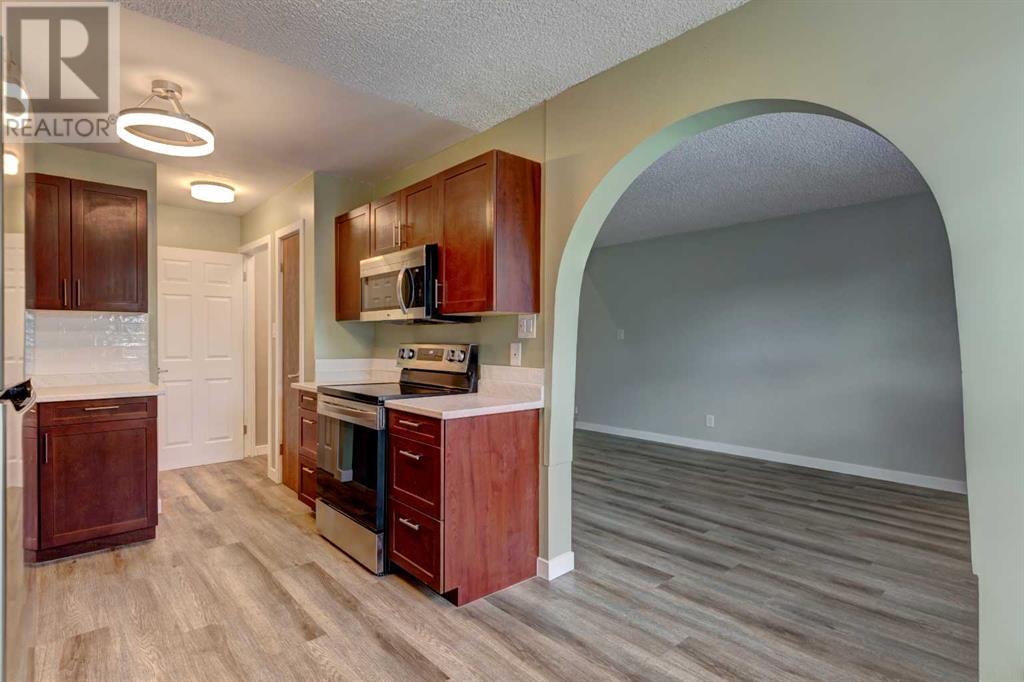 Single Family House for Sale in   Mcgonigal Drive NE Mayland Heights Calgary 