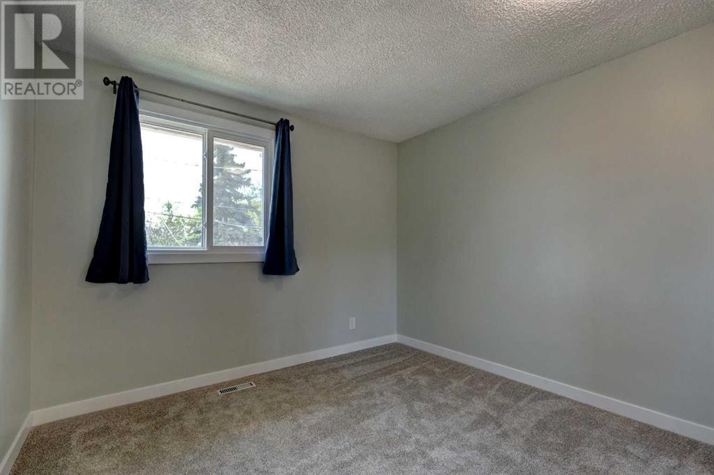 Single Family House for Sale in   Mcgonigal Drive NE Mayland Heights Calgary 
