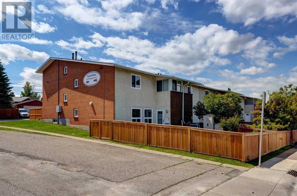 Single Family House for Sale in   Mcgonigal Drive NE Mayland Heights Calgary 