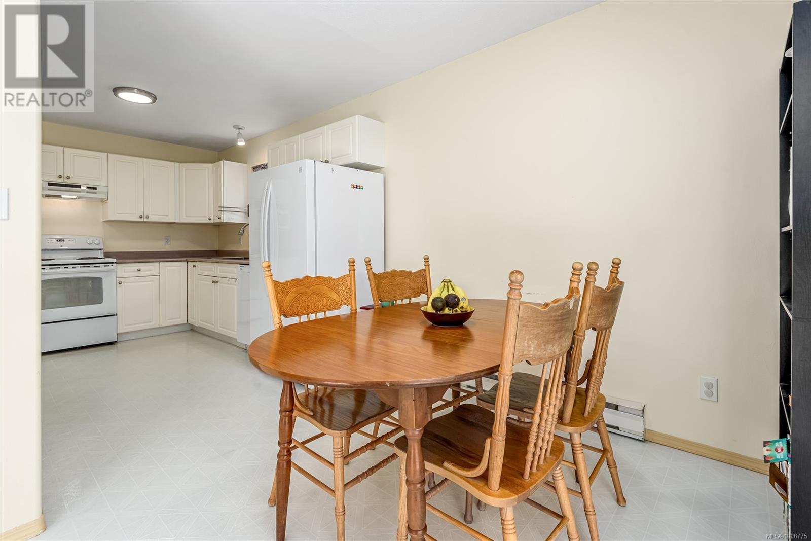 A 1927 Noort Pl, Courtenay