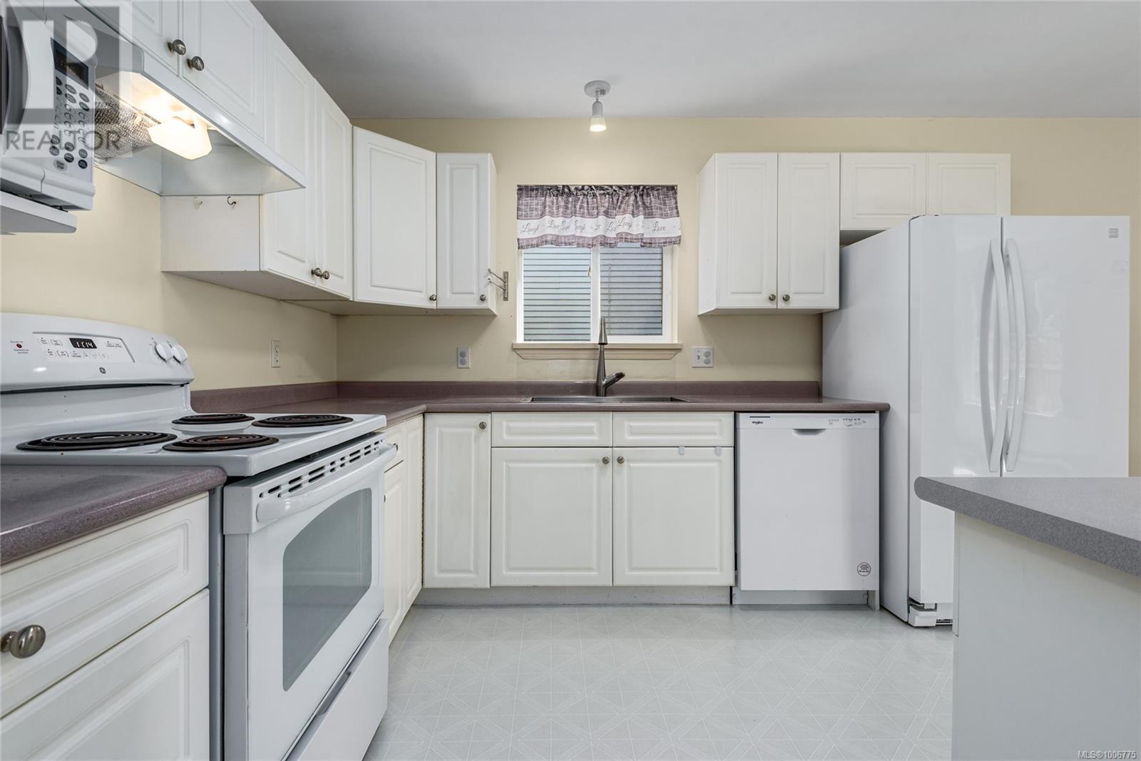 A 1927 Noort Pl, Courtenay