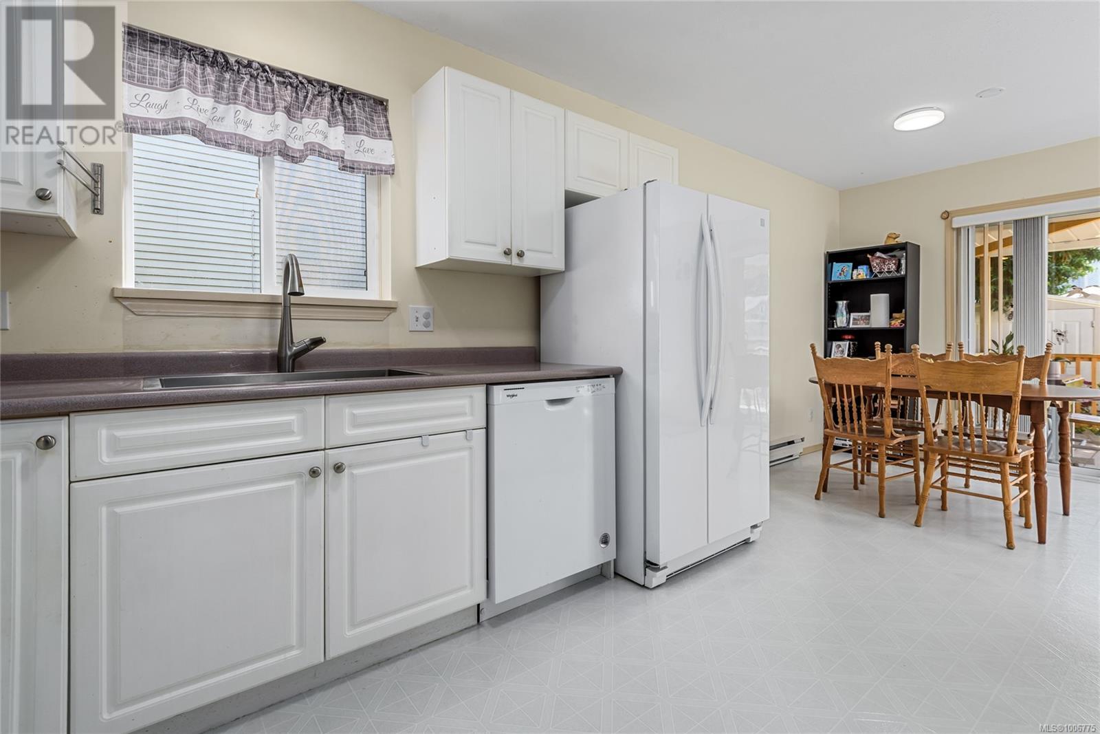 A 1927 Noort Pl, Courtenay