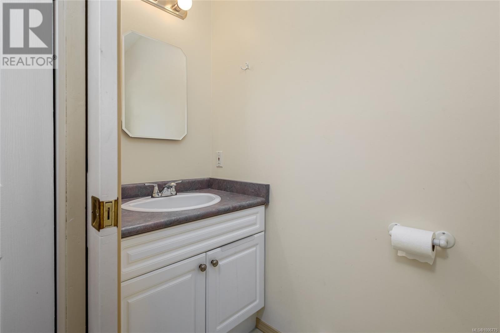 A 1927 Noort Pl, Courtenay